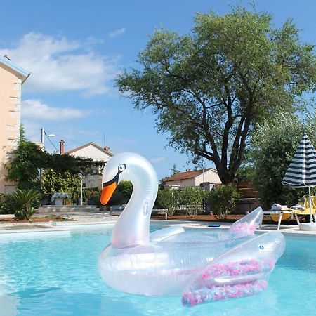 Apartments Borghetto Vinkuran Exterior photo