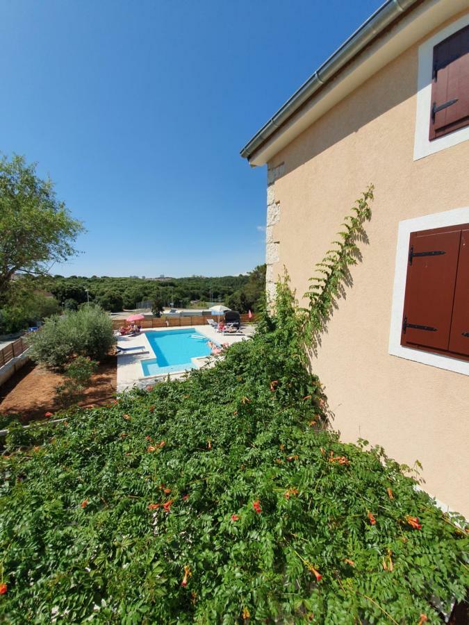 Apartments Borghetto Vinkuran Exterior photo