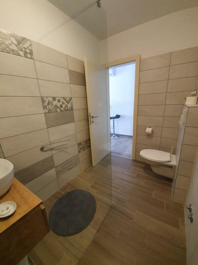 Apartments Borghetto Vinkuran Exterior photo